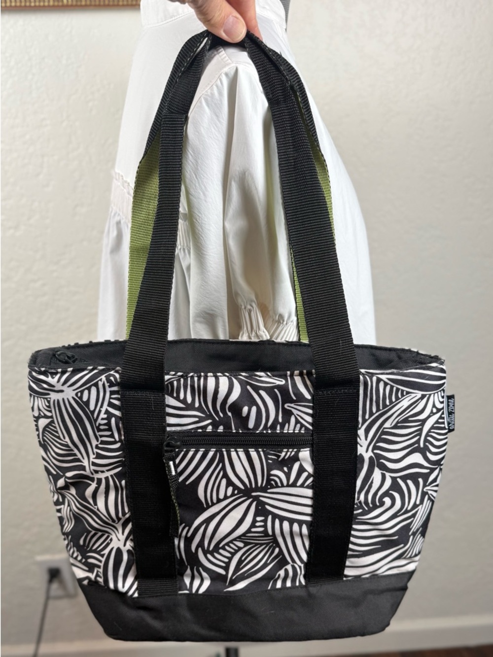 Arctic Zone‎ Black & White Large Lunch Tote